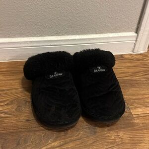 Bearpaw slippers size 8